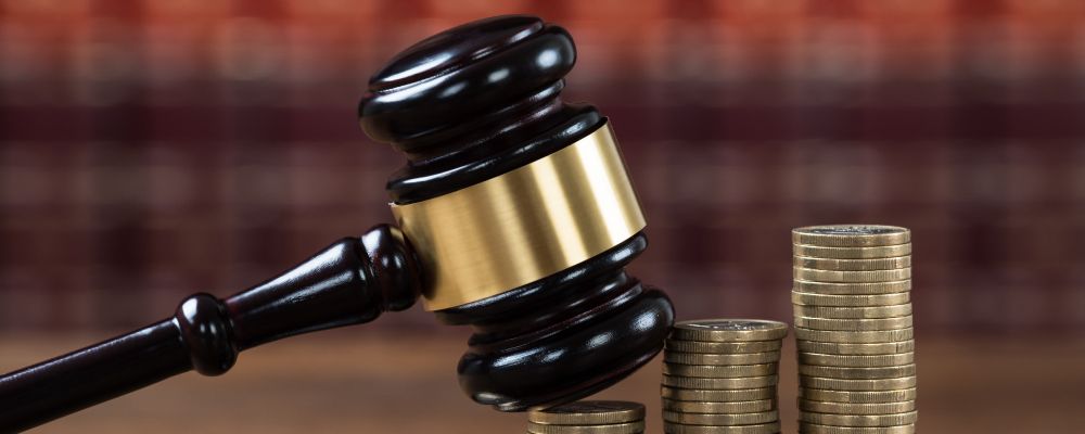 Consolidated show cause notice for multiple financial years/tax periods – Bombay High Court refers issue to its Larger Bench
